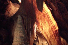 13-Australias-most-spectacular-caves-1